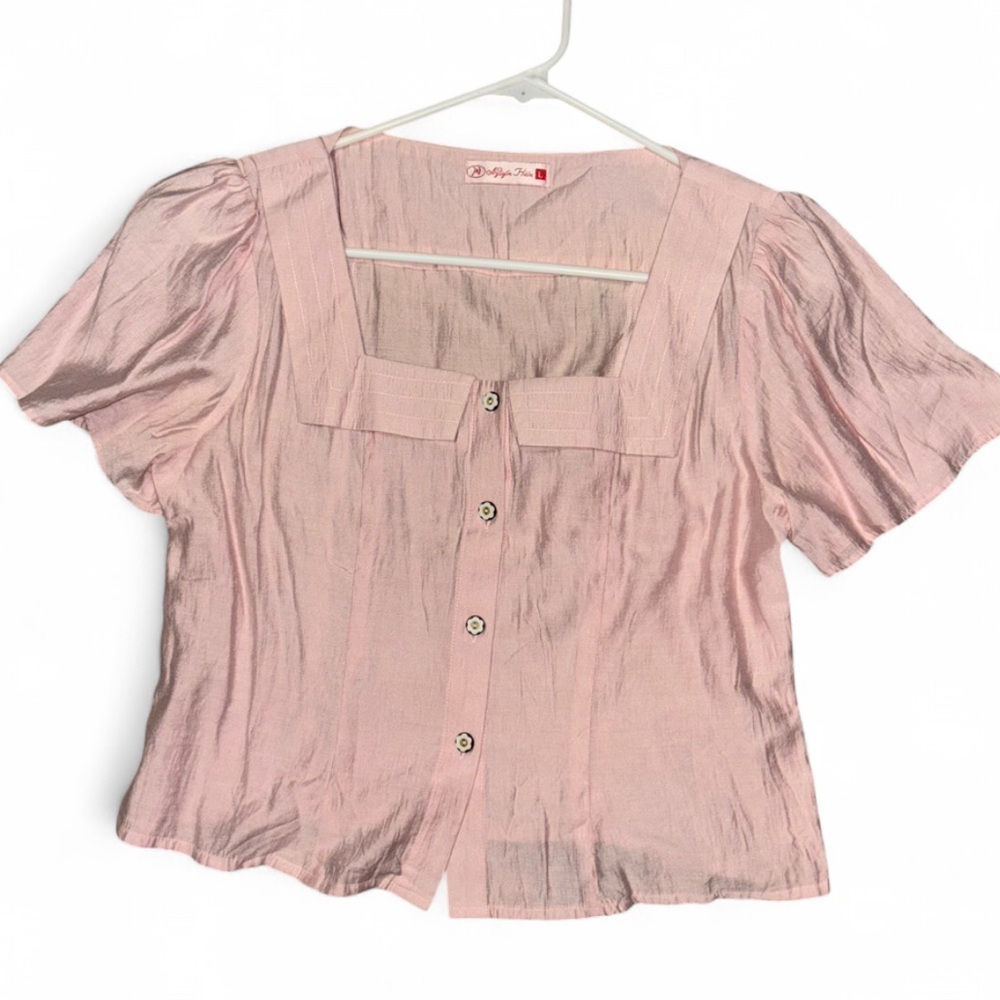 ❌❌DO NOT PURCHASE ! NOT AVAILABLE ❌❌
Pink Button-Up Women's Top